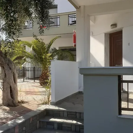 Giola Aparments And 2 *