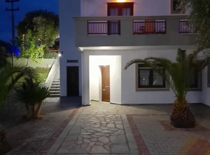 Giola Aparments And 2 * Astris