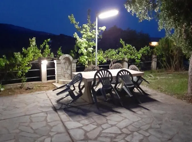 Giola Aparments And 2 *