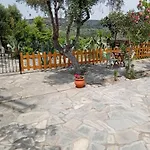 Giola Aparments And 2 *