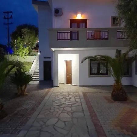 Giola Aparments&studios 2 * Astris