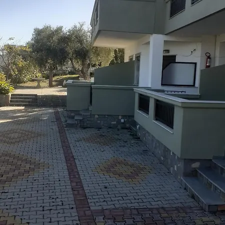 Апартаменты Giola Aparments And 2 Астрис