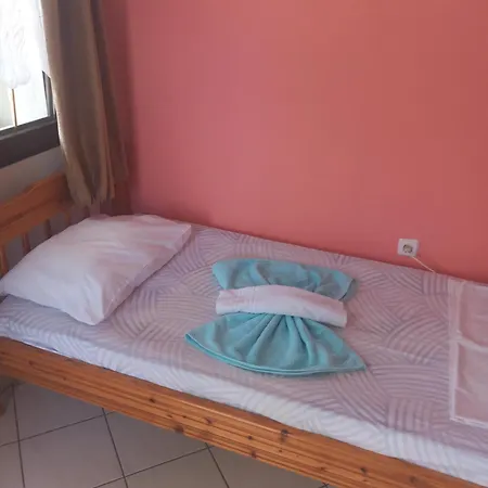 Giola Aparments And 2 Asztrída