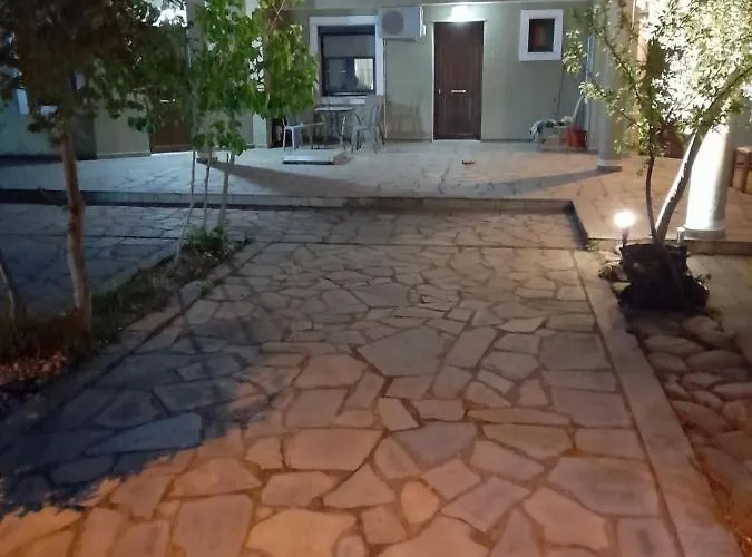 Giola Aparments And 2 * Astris