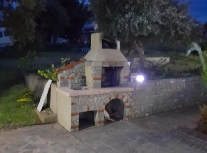 Giola Aparments And 2 *